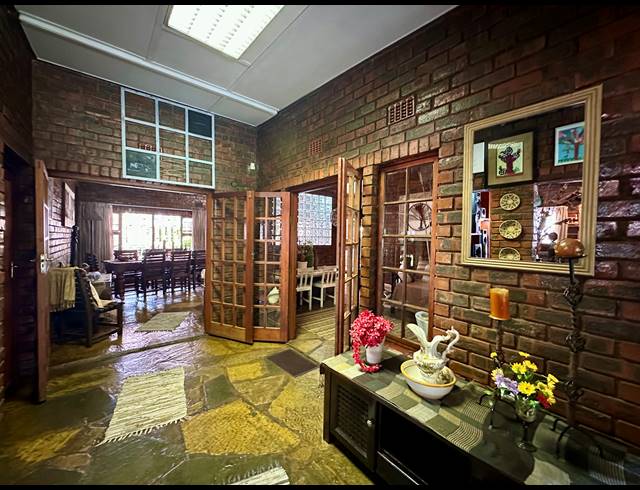 4 BEDROOM HOUSE FOR SALE IN MEER EN SEE